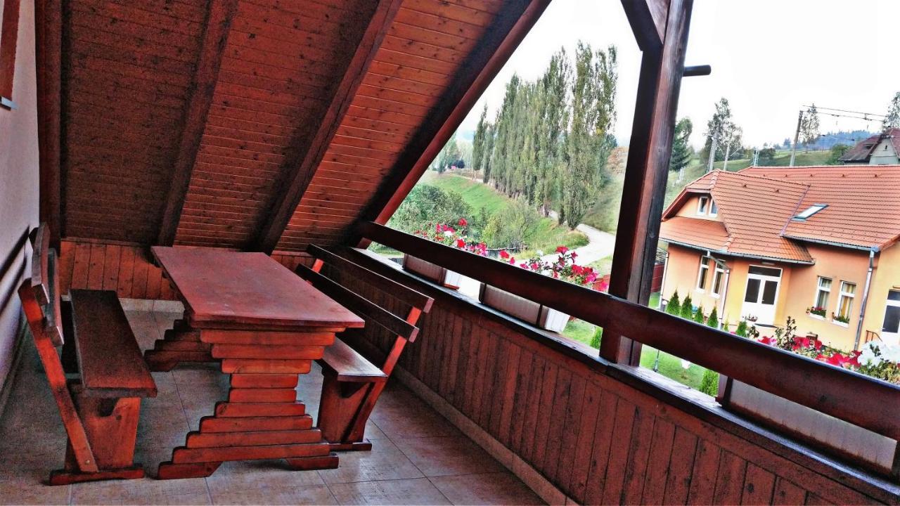 Bed and Breakfast Picnic Panzio Lunca de Sus Exterior foto
